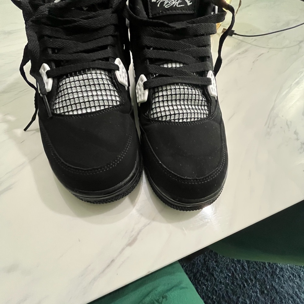 Jordan 4 White Thunders - Picture 3 of 6